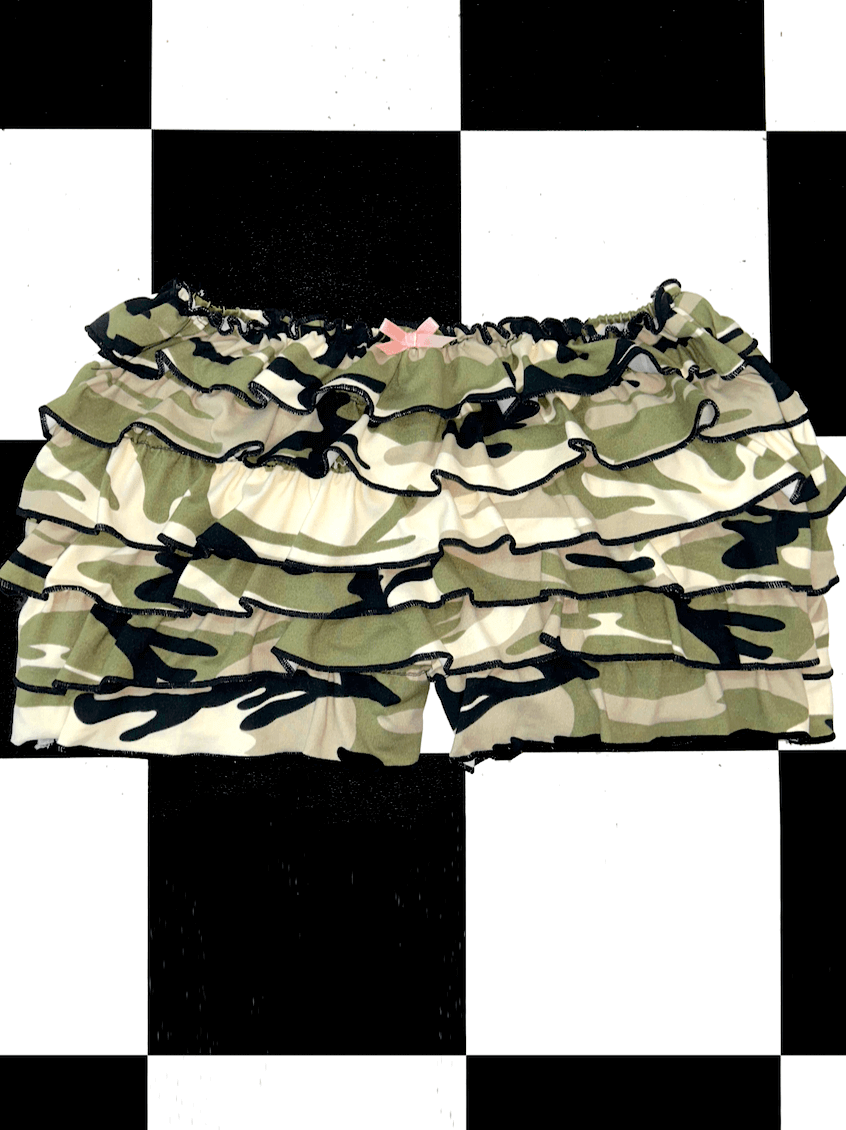 o'mighty RUFFLE SHORTS IN LIGHT CAMO