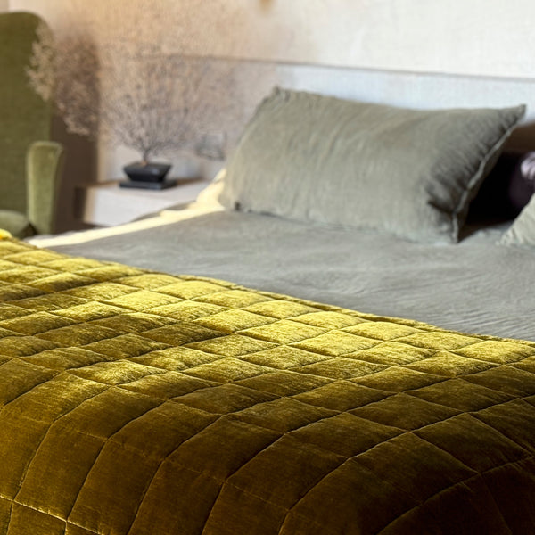 once Milano Velvet Quilt With Box Stitch