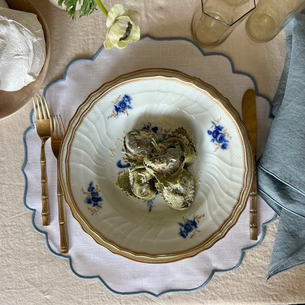 Once Milano Waxed Scalloped Placemat