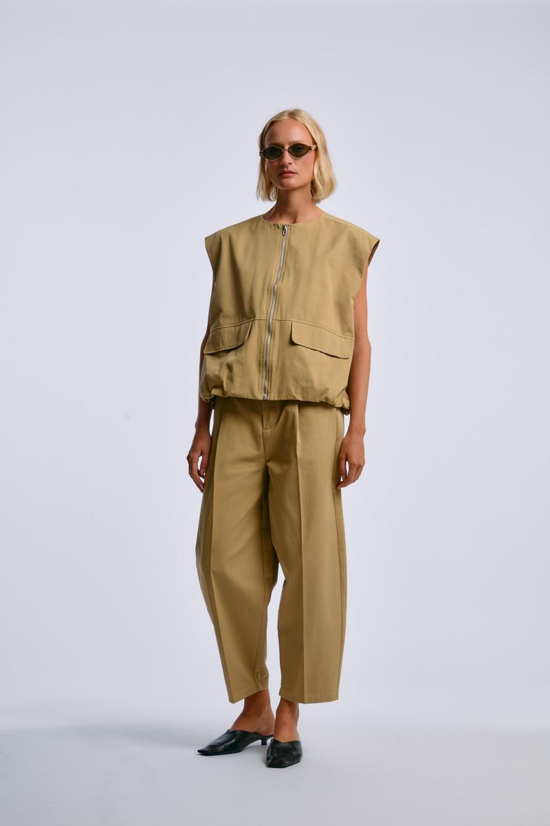 One & Other LYNELL VEST GOLDEN GREEN