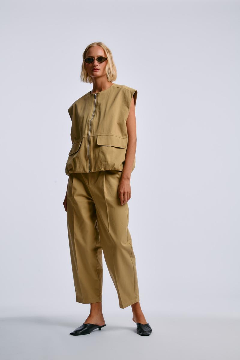 One & Other LYNELL VEST GOLDEN GREEN