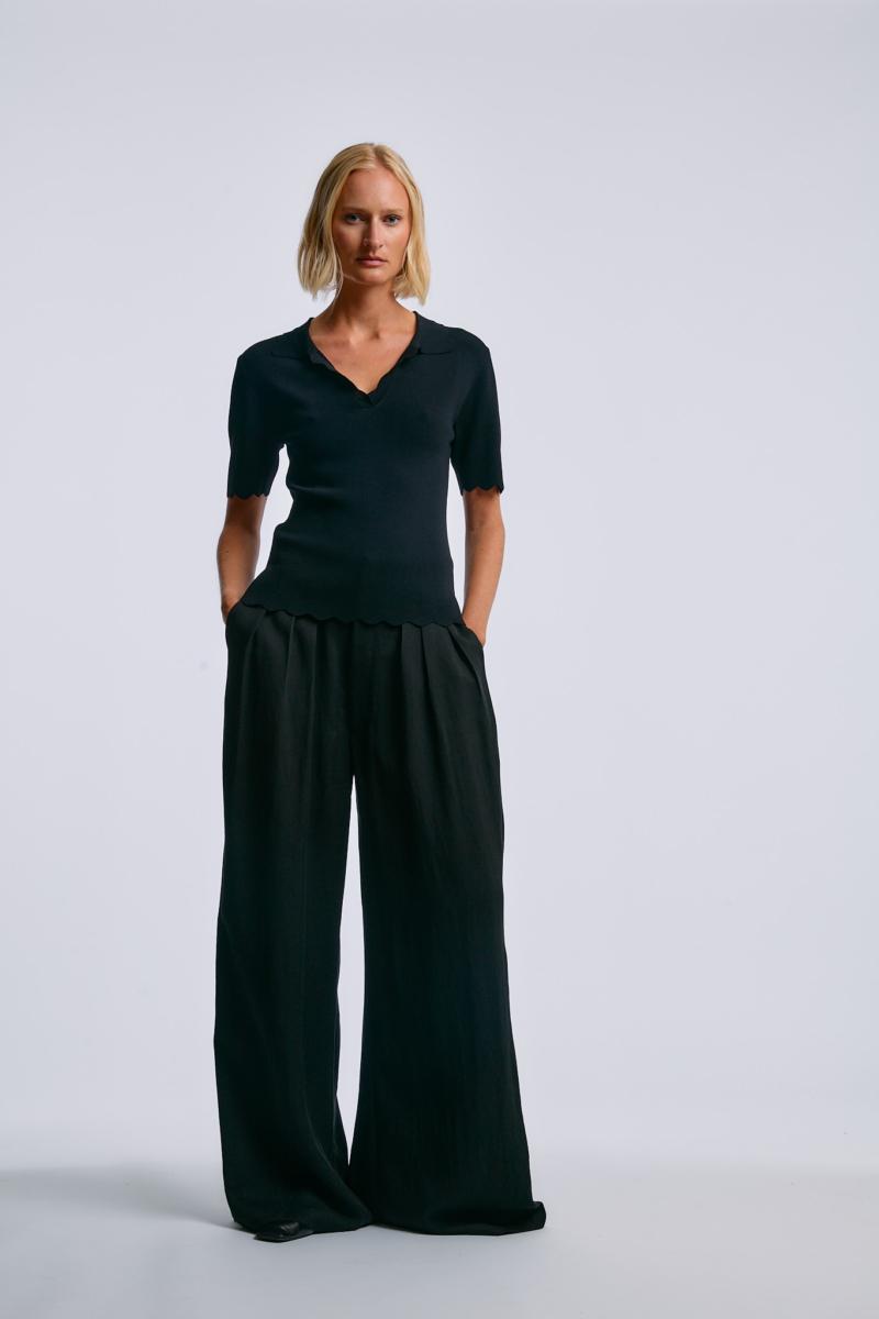 One & Other TRU KNITTED TOP BLACK