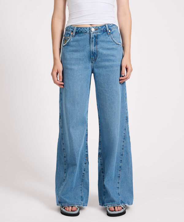 One Teaspoon Cruisers Mid Waist Bootcut Flare Denim Jeans - New Blue