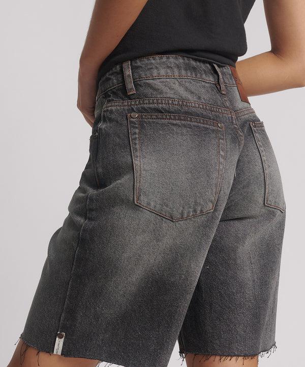 One Teaspoon Jacksons Mid Waist Wide Leg Denim Shorts - Worn Black