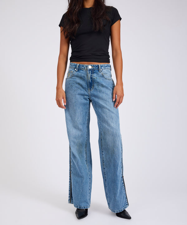One Teaspoon Low Riders Low Waist Wide Leg Zipped Denim Jeans - Pretty Blue