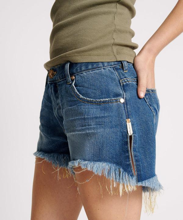 One Teaspoon Marlons Low Waist Boyfriend Denim Shorts - Shredded Gold