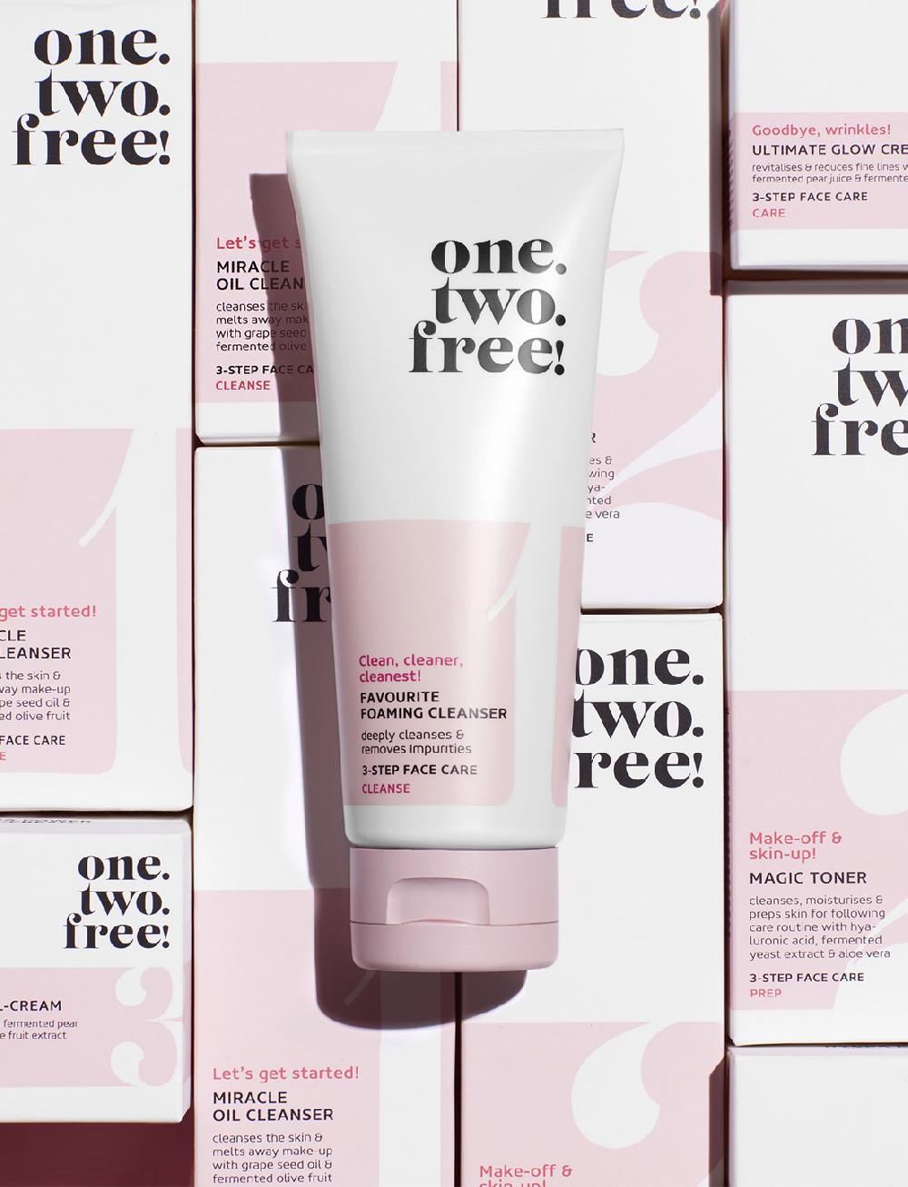 one.two.free Favourite Foaming Cleanser