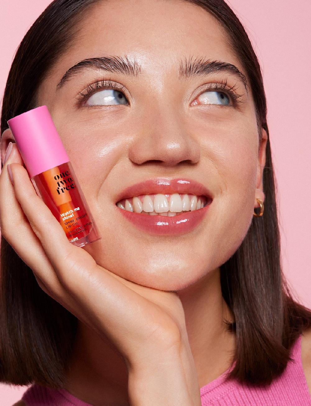 one.two.free Shine Bright Lip Oil