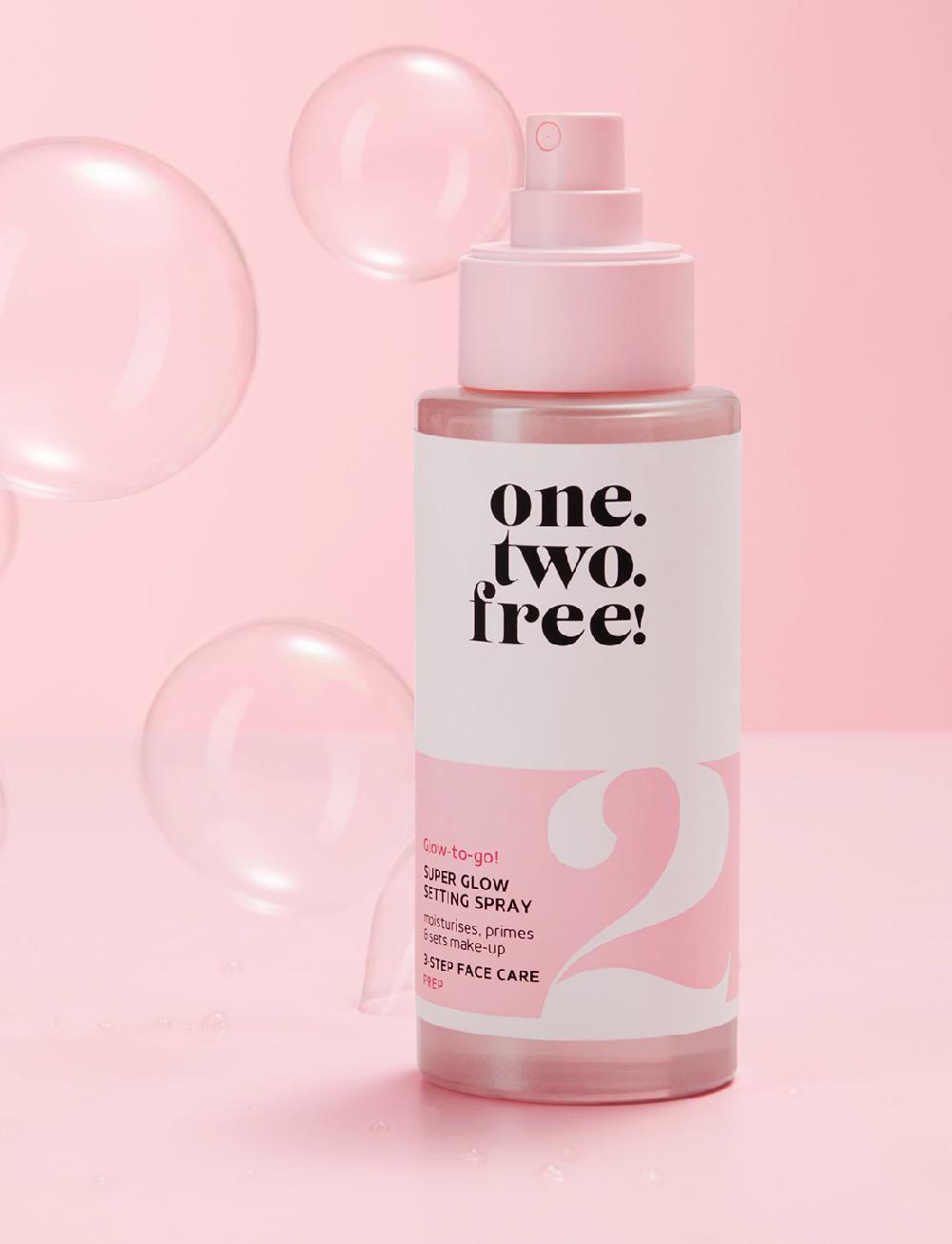 one.two.free Super Glow Setting Spray