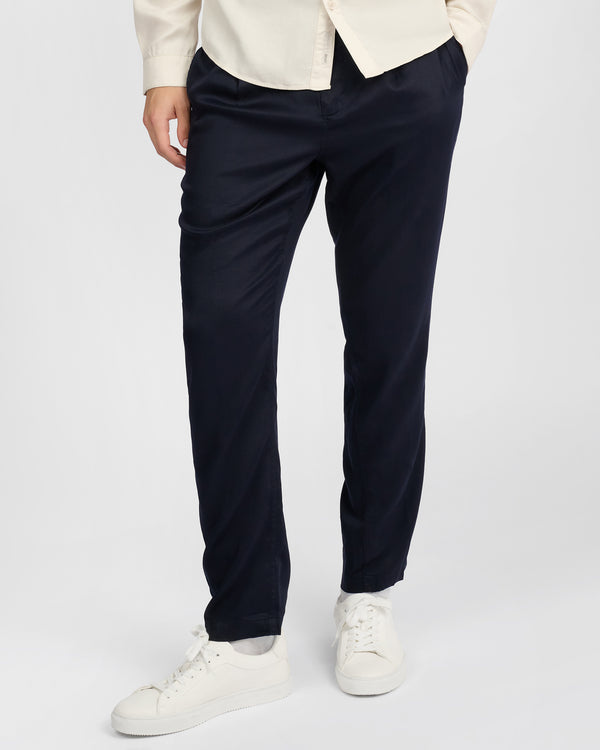 Onia Lyocell Tapered Trouser Midnight