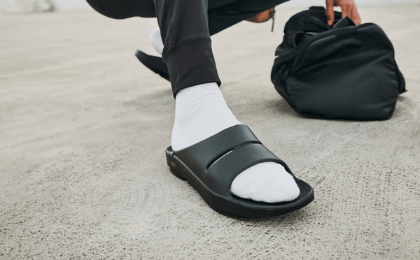 Oofos Men's OOahh Slide Sandal - Black