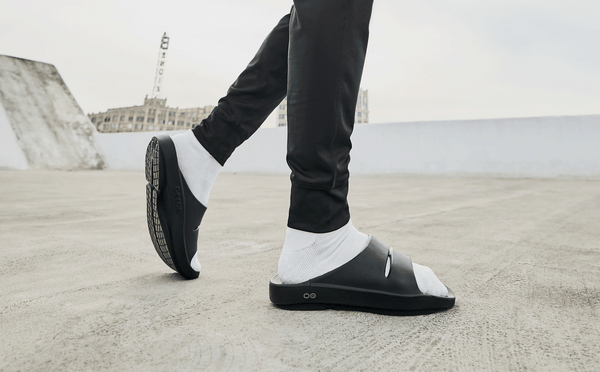 Oofos Men's OOahh Slide Sandal - Black