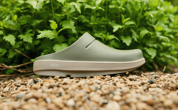 Oofos Men's OOcloog Stacked Clog - Foliage
