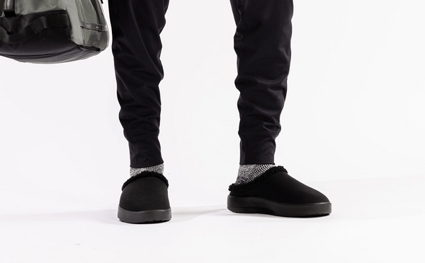 Oofos Men's OOcoozie Mule - Black (FINAL SALE)