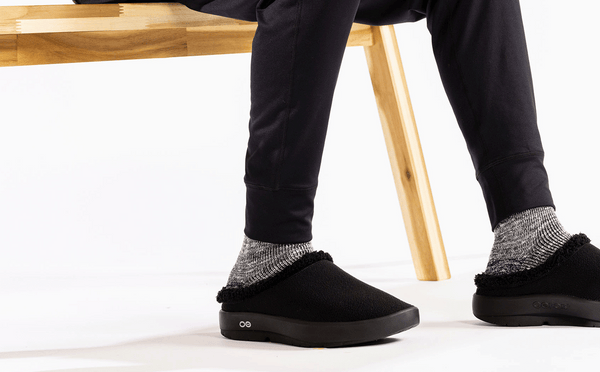 Oofos Men's OOcoozie Mule - Black (FINAL SALE)