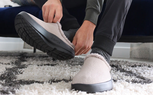 Oofos Men's OOcoozie Mule - Tawny (FINAL SALE)