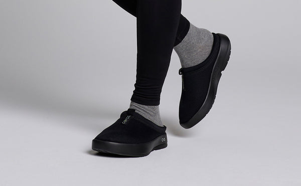 Oofos Men's OOcoozie Sport Mule - Black