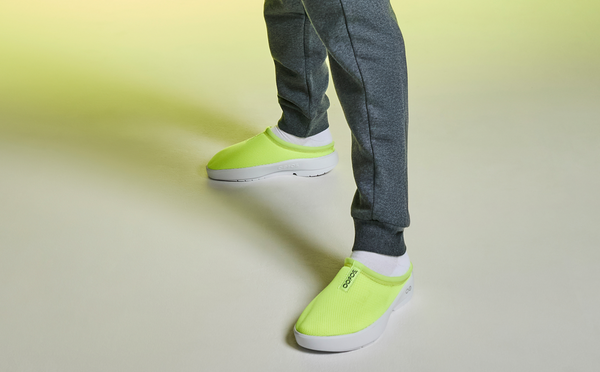 Oofos Men's OOcoozie Sport Mule - Electro (SALE)