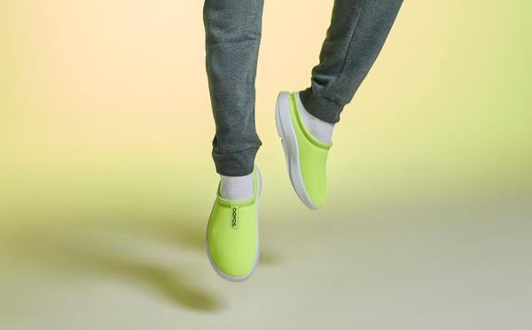 Oofos Men's OOcoozie Sport Mule - Electro (SALE)