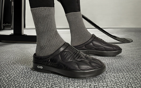 Oofos Men's OOcoozie Thermo Mule - Black