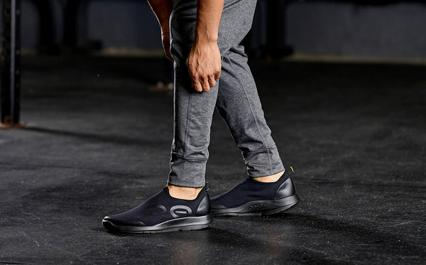 Oofos Men's OOmg Sport Low Shoe - Black (FINAL SALE)