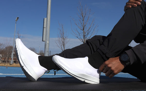 Oofos Men's OOmg Sport Low Shoe - White (FINAL SALE)