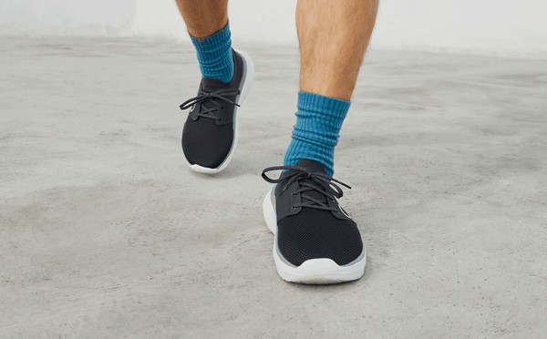 Oofos Men's OOmy Stride - White Black