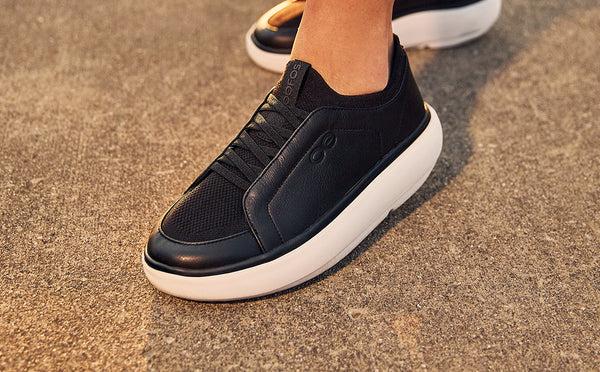 oofos Women's Club+ Black