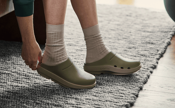 Oofos Women's OOcloog Stacked Clog - Foliage