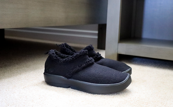 Oofos Women's OOcoozie Low Shoe - Black (FINAL SALE)