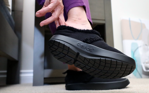 Oofos Women's OOcoozie Low Shoe - Black (FINAL SALE)