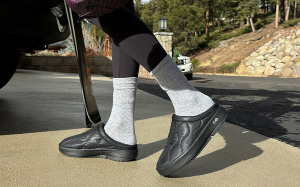 Oofos Women's OOcoozie Thermo Mule - Black