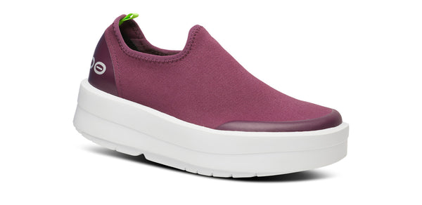 oofos Women's OOmega eeZee Low Shoe - Mulberry