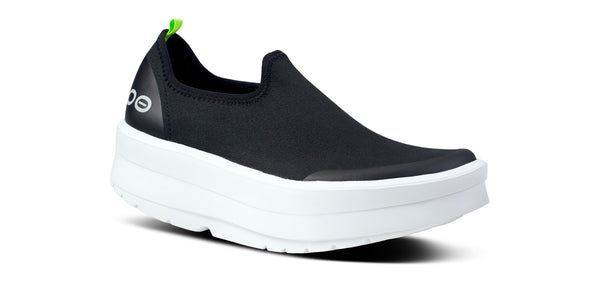 oofos Women's OOmega eeZee Low Shoe - White Black