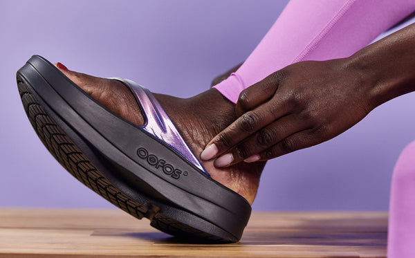 Oofos Women's OOmega OOlala Luxe Sandal - Calypso