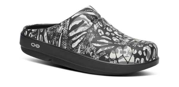 oofos Women's OOcloog Limited Edition Clog - Combo Camo