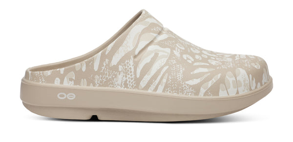 Oofos Women's OOcloog Limited Edition Clog - Nomad Combo Camo