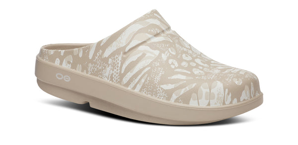 oofos Women's OOcloog Limited Edition Clog - Nomad Combo Camo