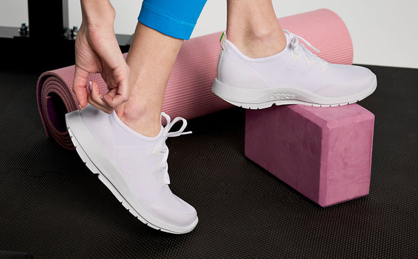 Oofos Women's OOmg Sport LS Low Shoe - White (FINAL SALE)