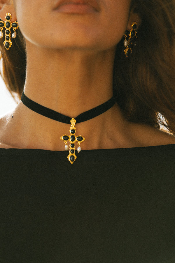Opuline Scarlet Black Onyx Cross Ribbon Choker