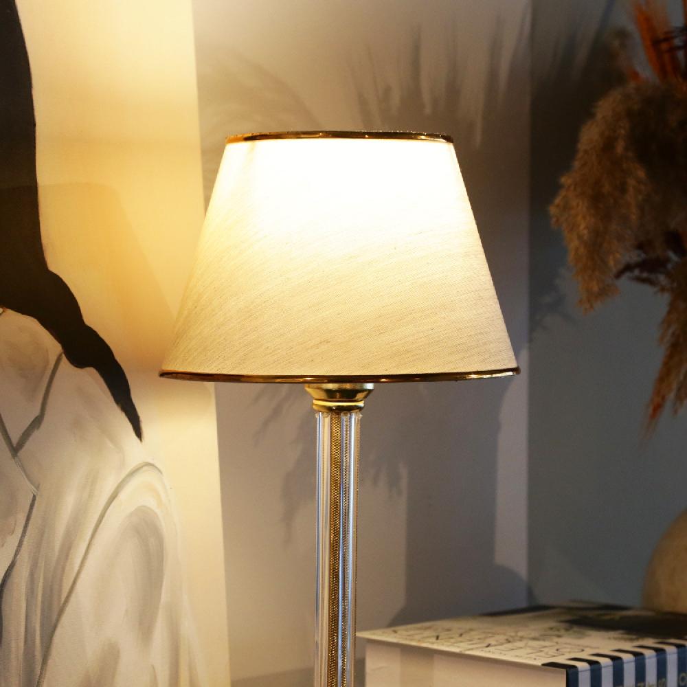 Opviq Luminara Glamora: Chic Plastic Table Radiance | Opviq