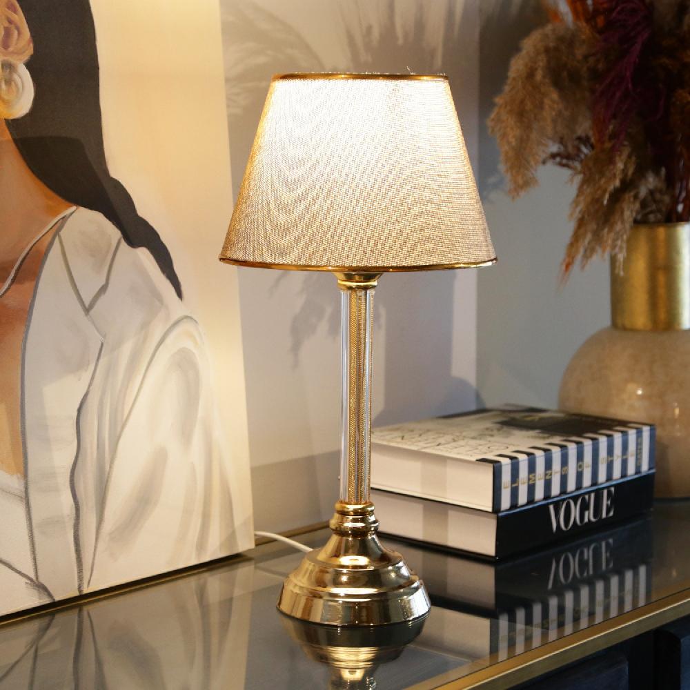 opviq Luminara Glamora: Chic Plastic Table Radiance | Opviq