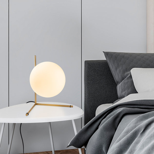 opviq Luminara Glint: Sleek Metal Table Lamp | Opviq
