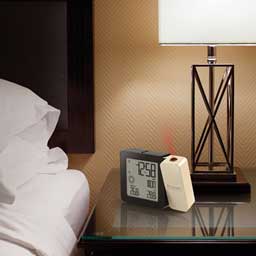 Oregon Scientific Oregon Scientific BAR368PA-CR PROJI Projection Clock With Indoor/Outdoor Temperature And Weather - Cream