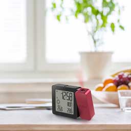 Oregon Scientific Oregon Scientific BAR368PA-R PROJI Projection Clock With Indoor/Outdoor Temperature And Weather - Red