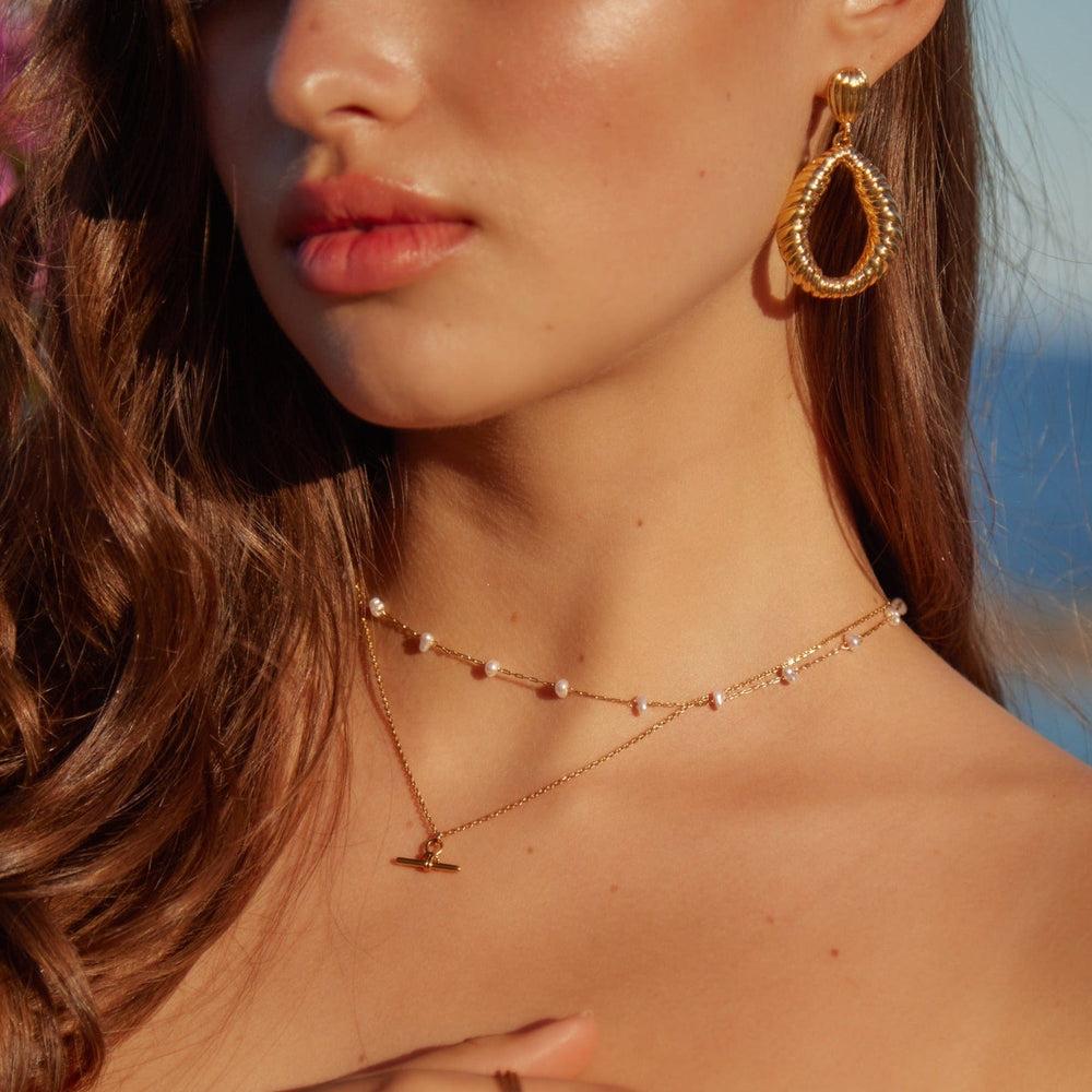 Orelia Dainty T-Bar Knot Necklace - Gold