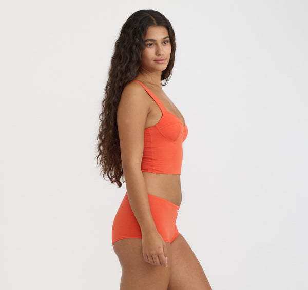 Organic Basics Core Icon Shorty Vibrant Red