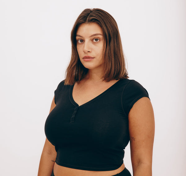 Organic Basics Core Sport Henley V Tee Black