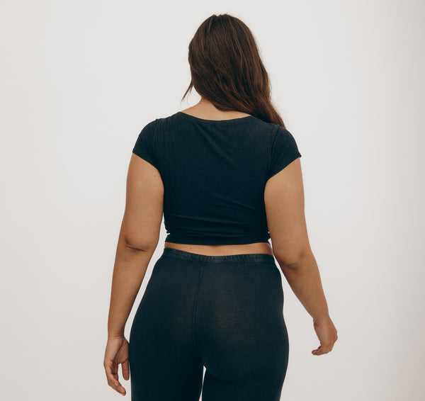 Organic Basics Core V Baby Tee Black