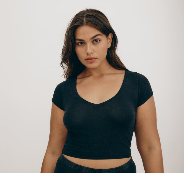 organic basics Core V Baby Tee Black